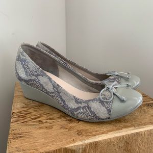 Cole Haan Gray Snakeskin Wedge shoes with Nike soles. Size 9.5